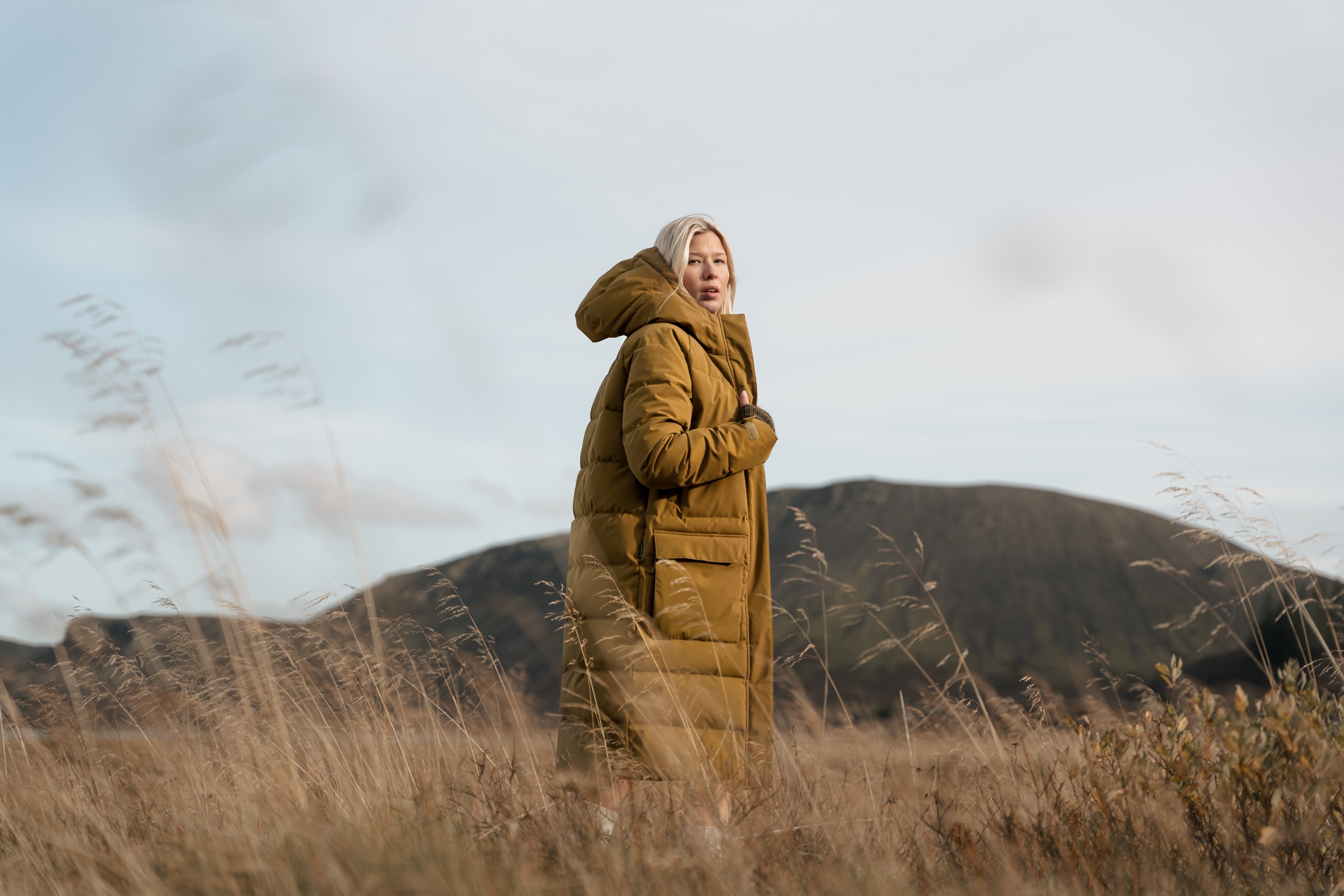 iceland-woman-long-winter-coat_83.jpeg