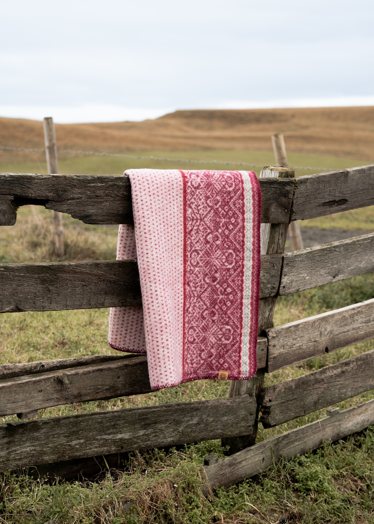 red-wool-blanket-farmfence_51.jpeg