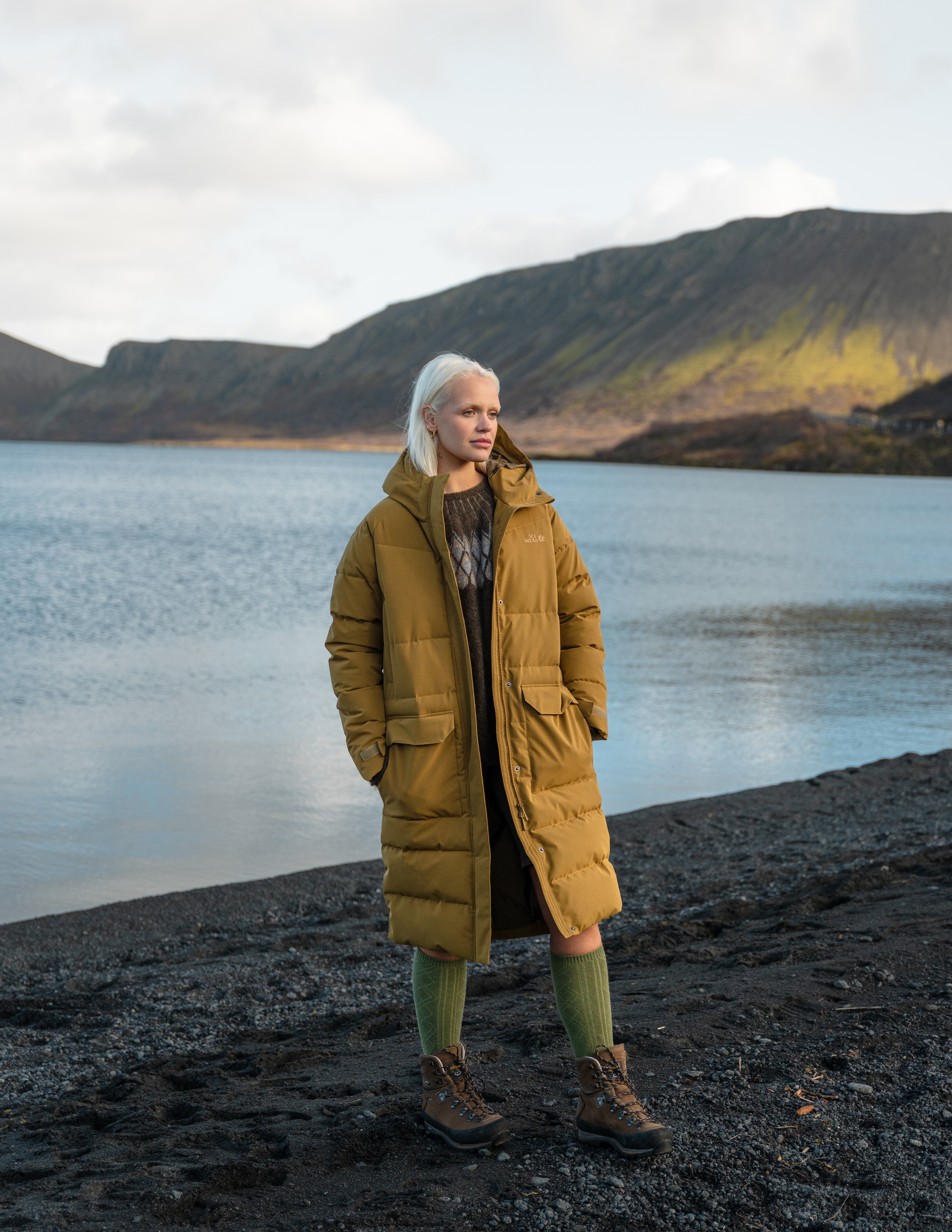 woman-long-parka-lake_68.jpeg