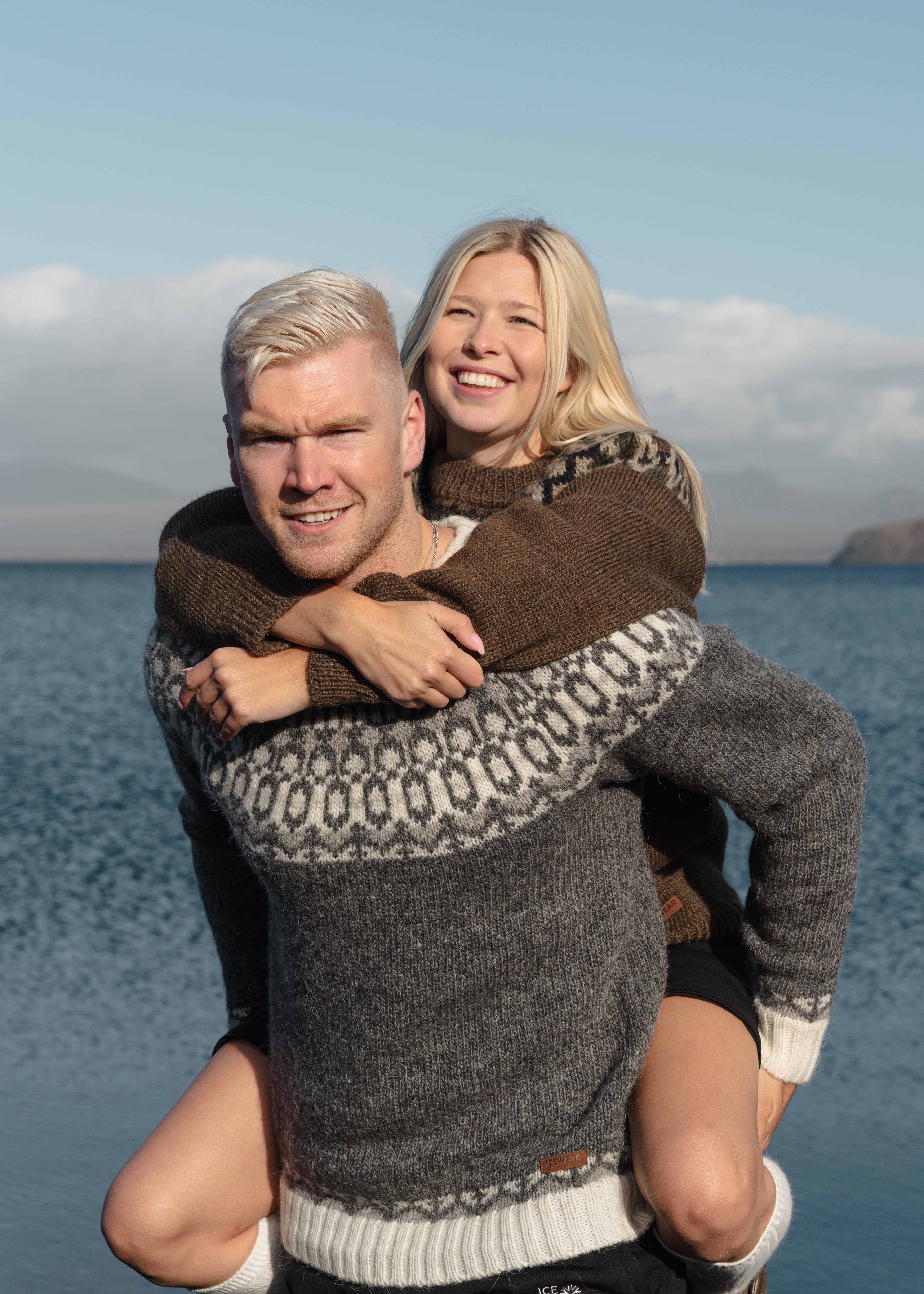 icelandice-wool-sweater-piggyback-lake_71.jpeg