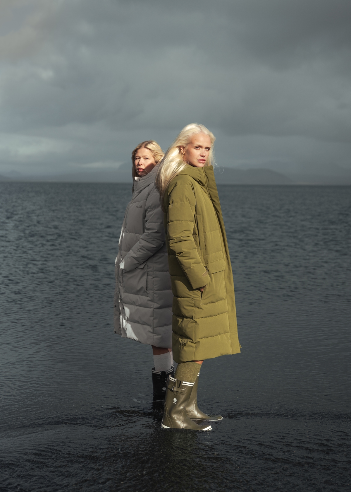woman-long-wintercoat-lake_8.jpeg