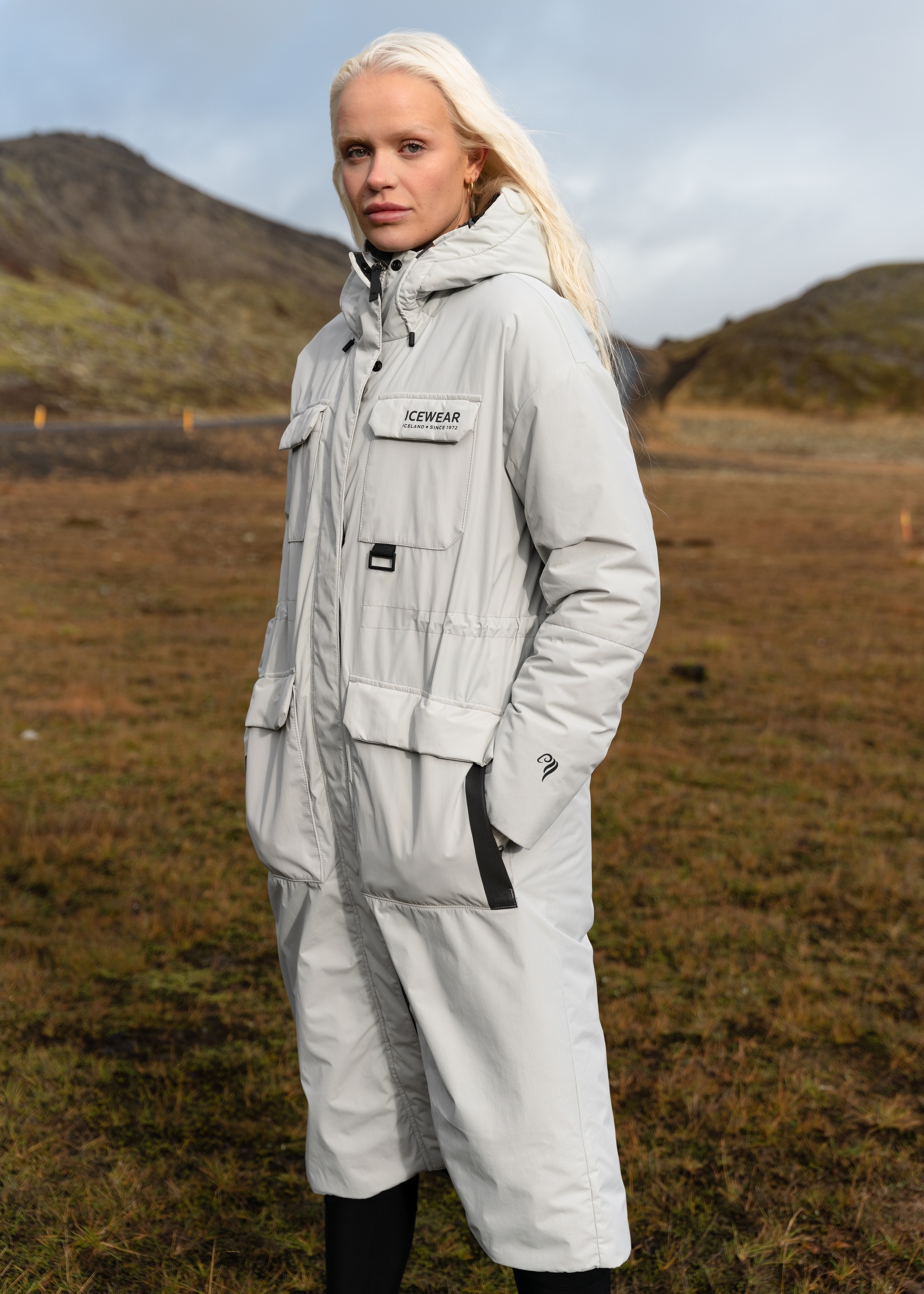 woman-long-wintercoat-lake_4.jpeg
