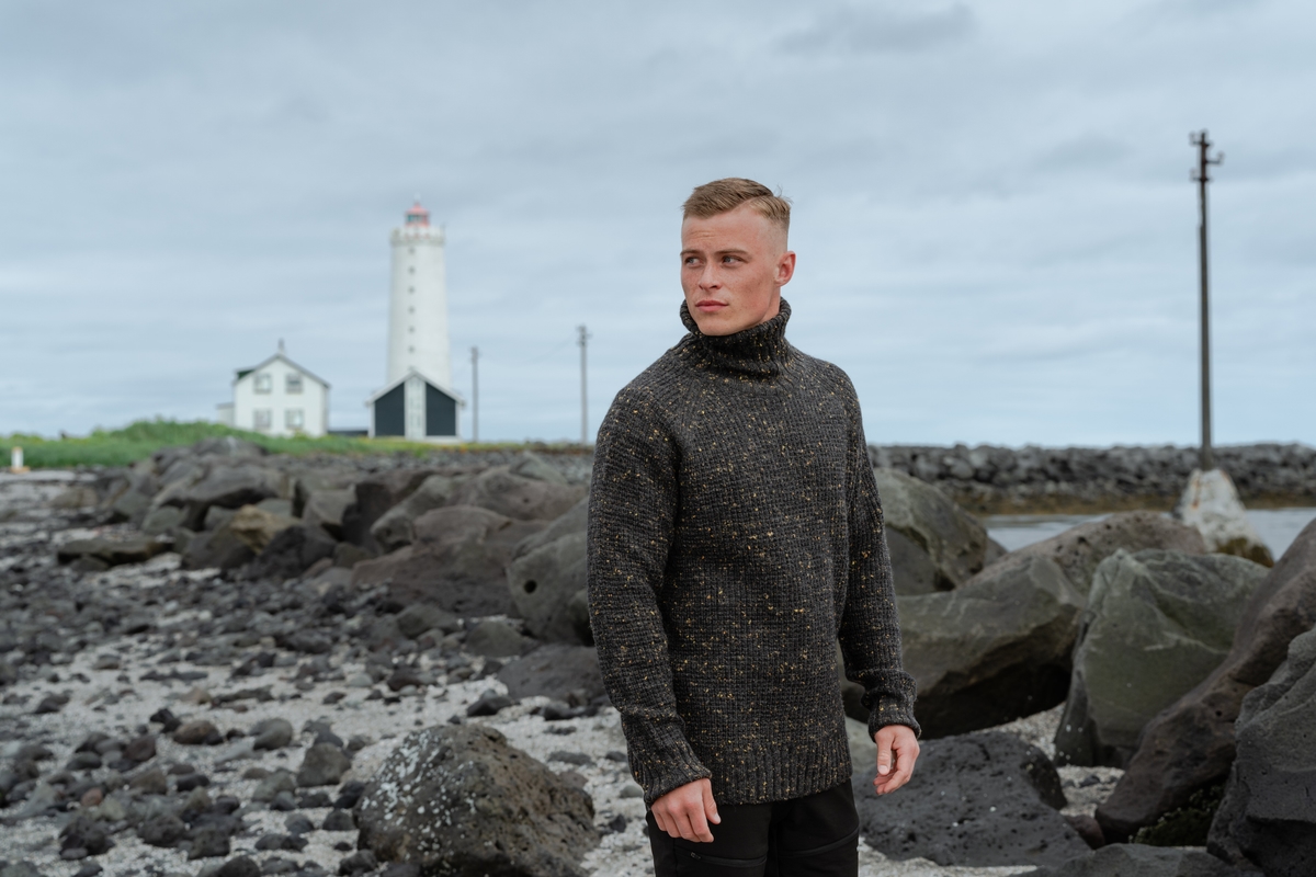 man-grey-wool-sweater-beach.jpeg