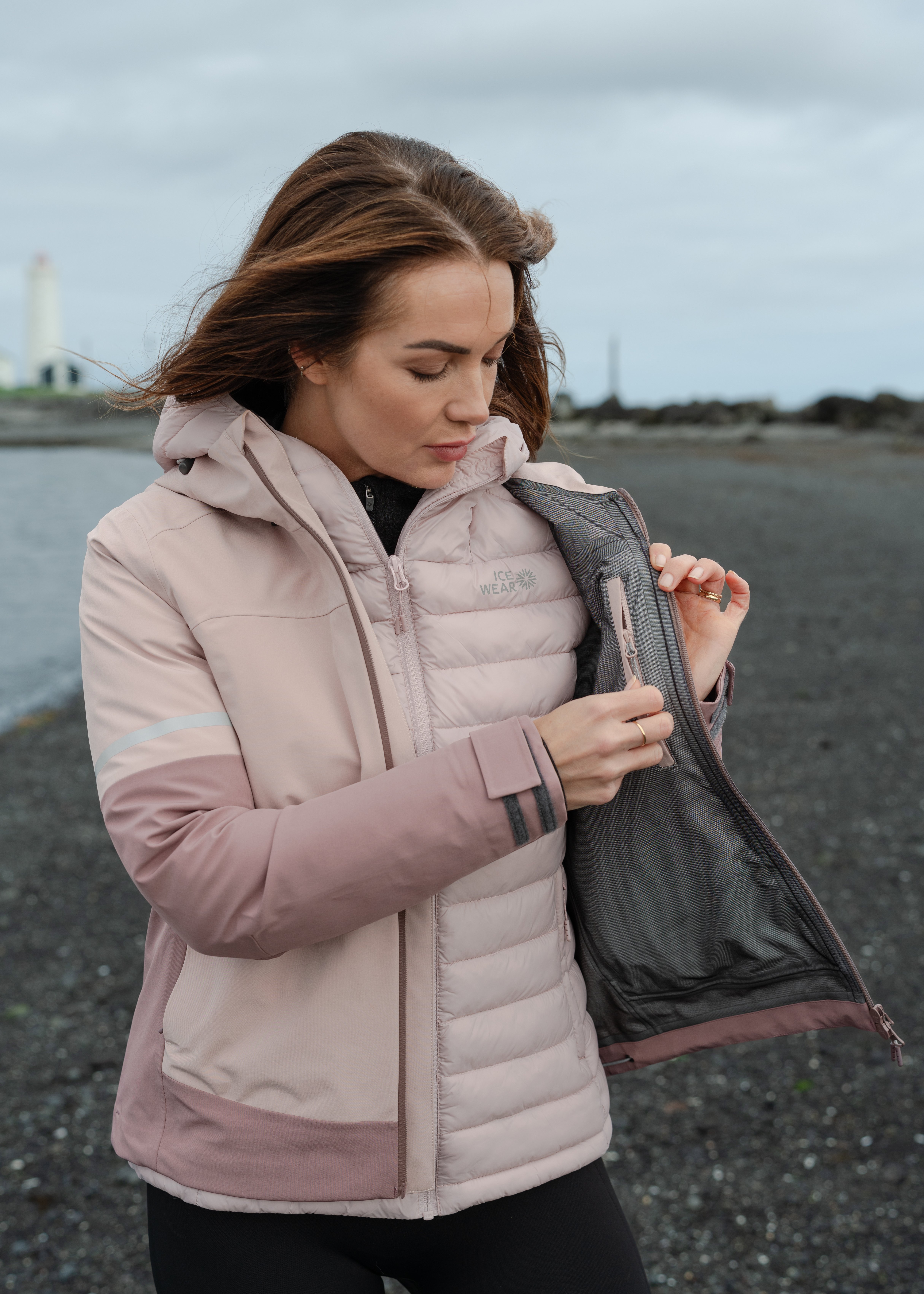 woman-pink-jacket-zipper-1.jpeg