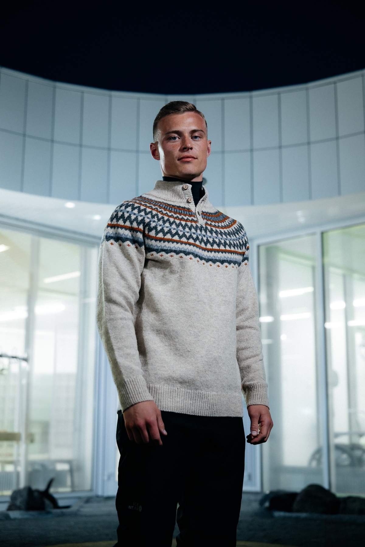 man-wool-sweater-lightbrown.jpeg
