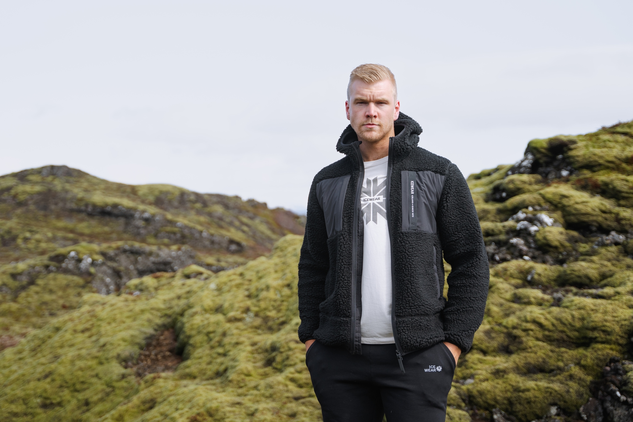 iceland-man-black-sherpa-fleece_89.jpeg