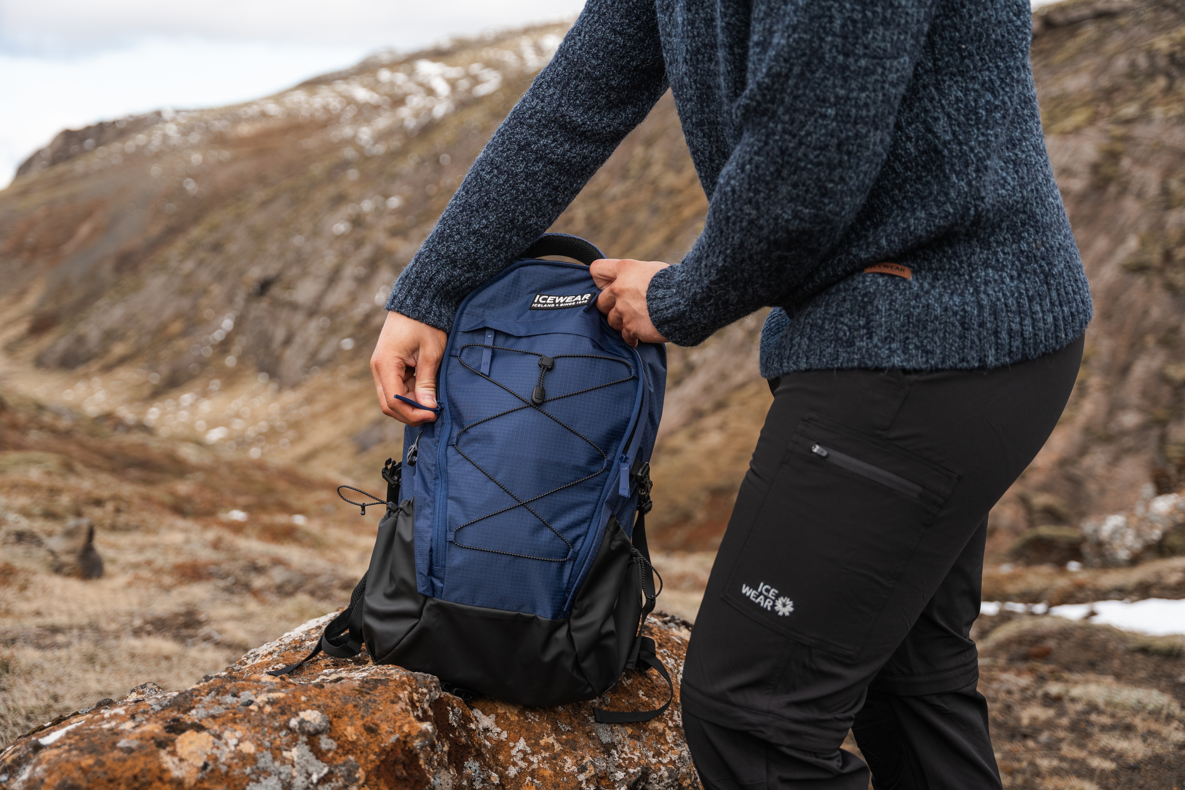iceland-man-blue-backpack-wool-sweater_122.jpeg