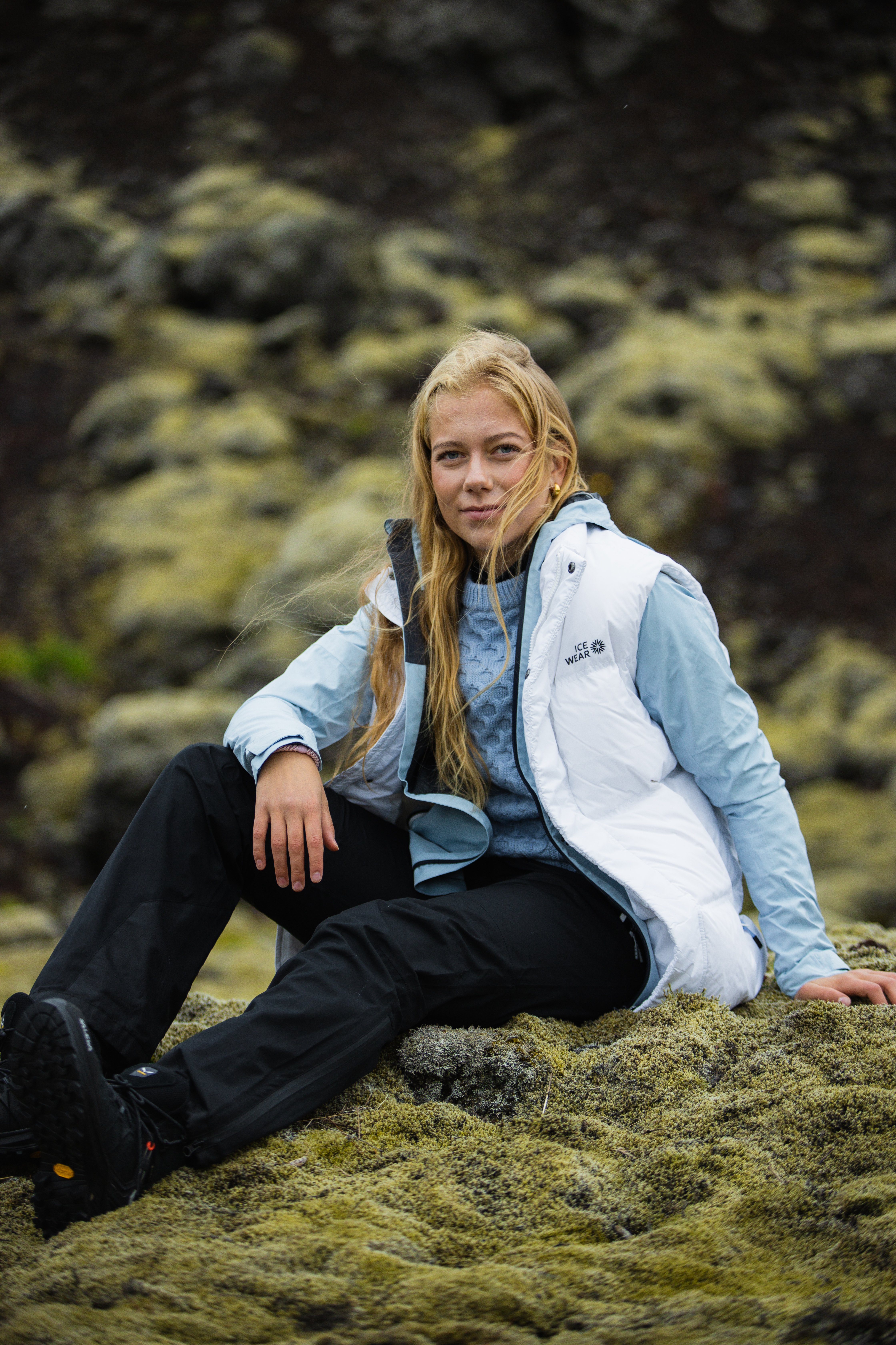 woman-white-downvest-hiking-pants-3.jpeg