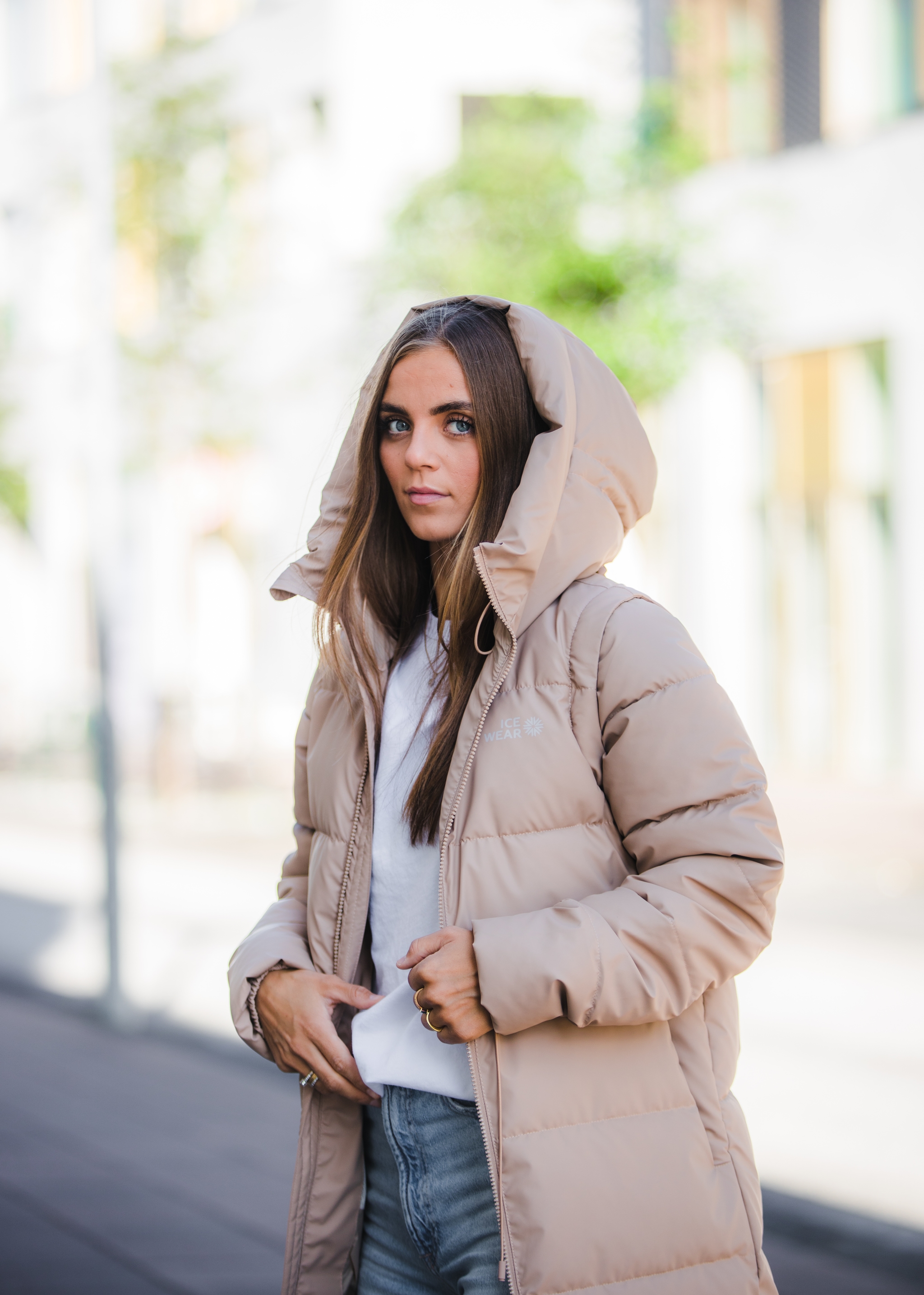 woman-lightbrown-jacket-4.jpeg