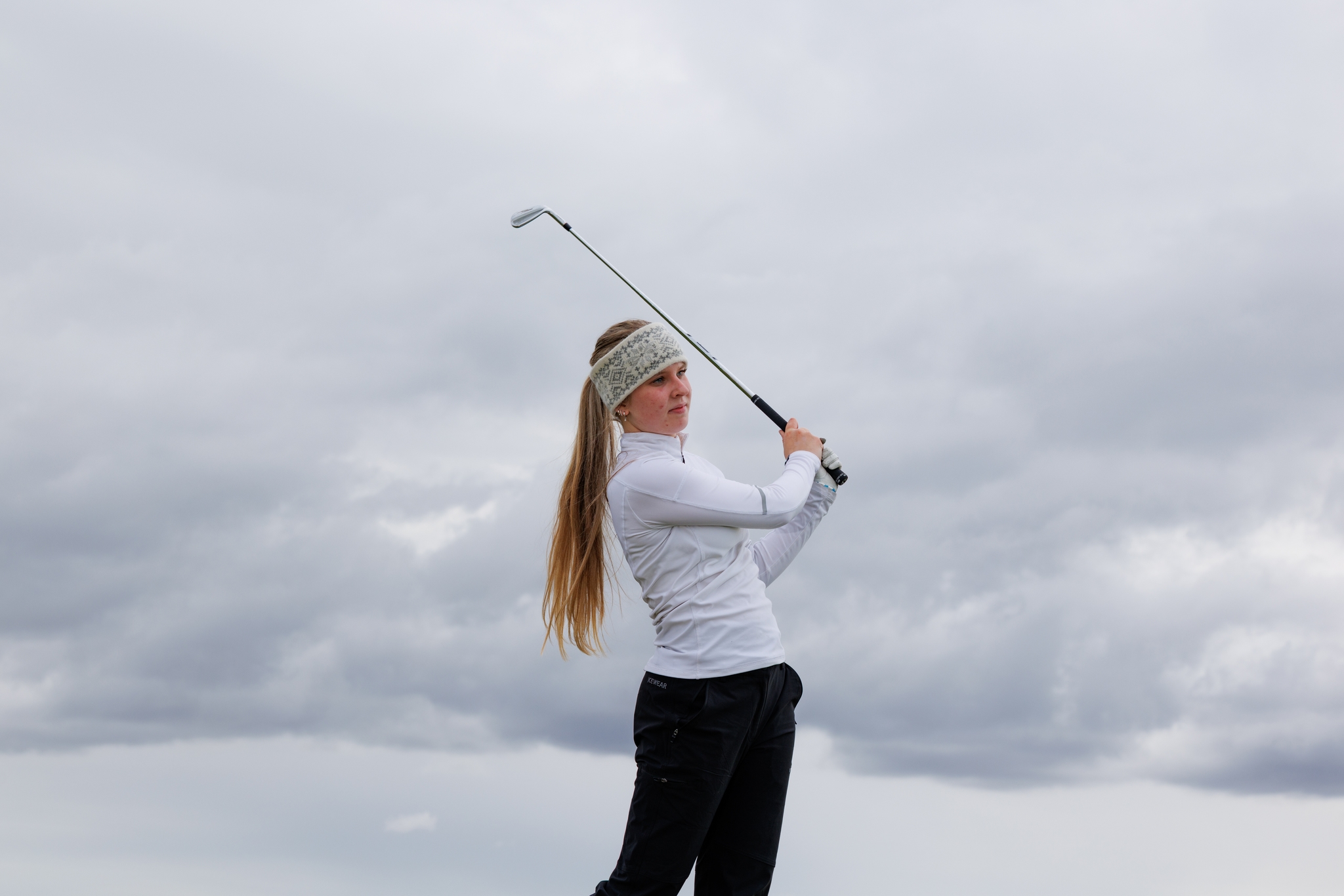 0296-woman-playing-golf-iceland.jpeg