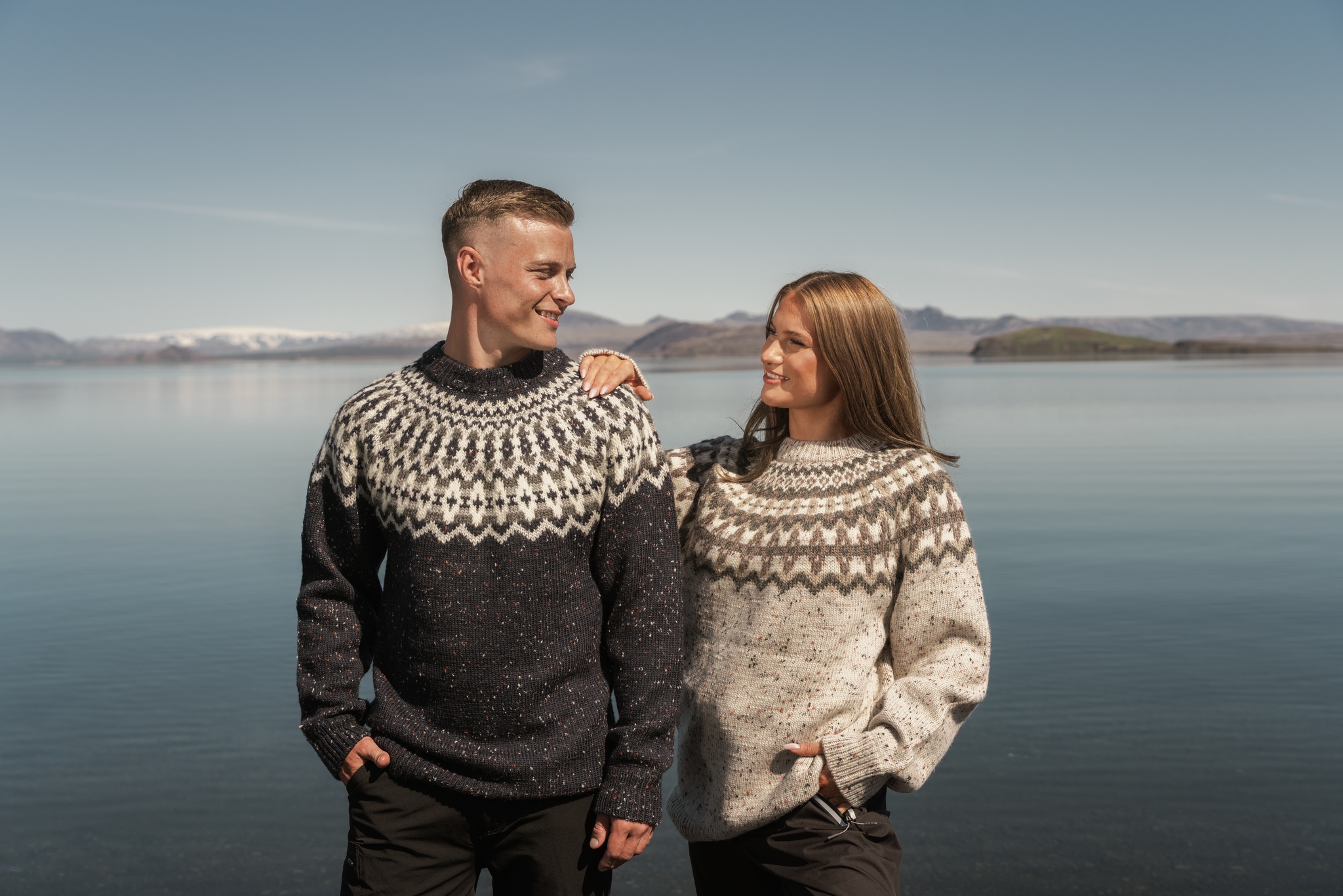 summer-outdoor-iceland-wool-woman00125.jpeg