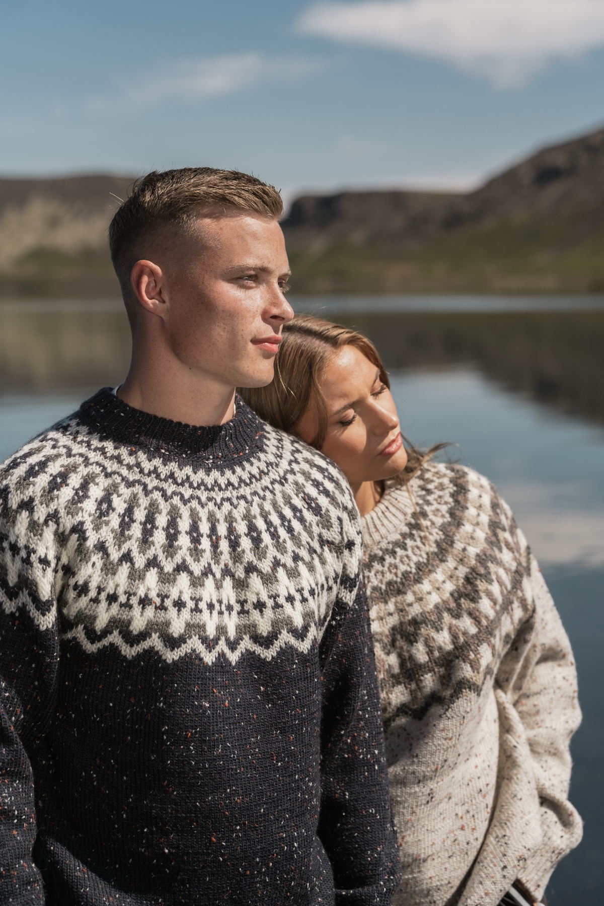 summer-outdoor-iceland-wool-woman00128.jpeg