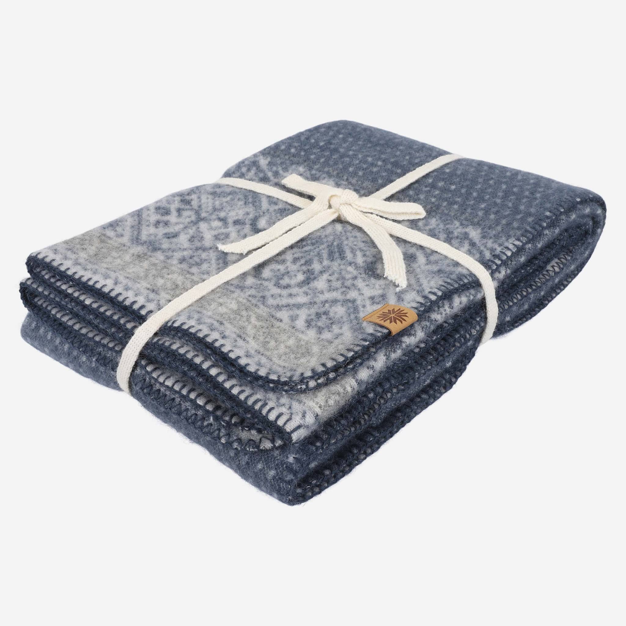 Ástrós Scandinavian design wool blanket 