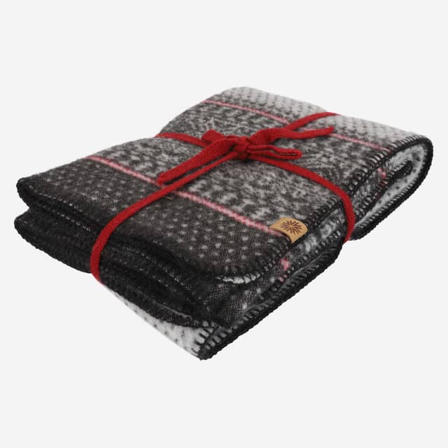 Þyrnirós Scandinavian design wool blanket 