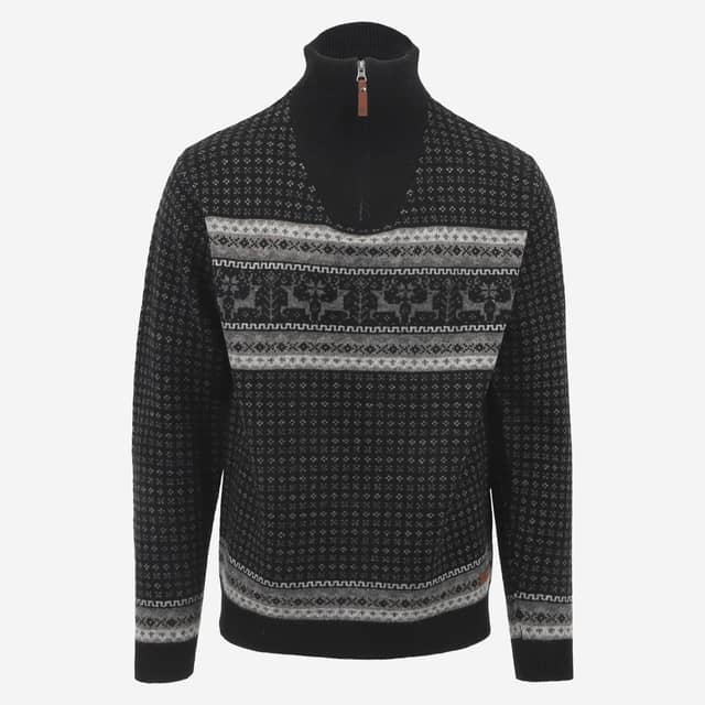 Hreindýrsholt knitted pullover with reindeer motifs 