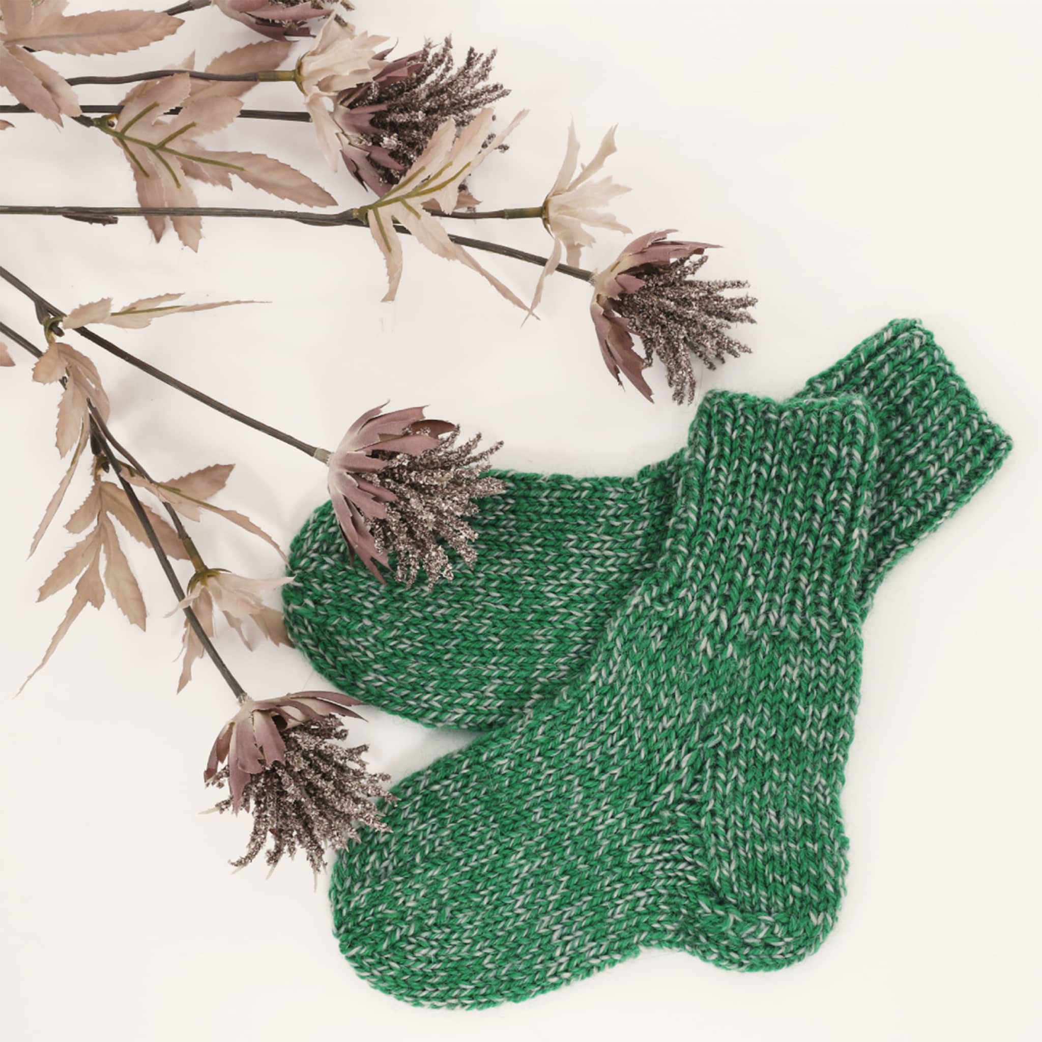 Yrja kids socks knitting pattern