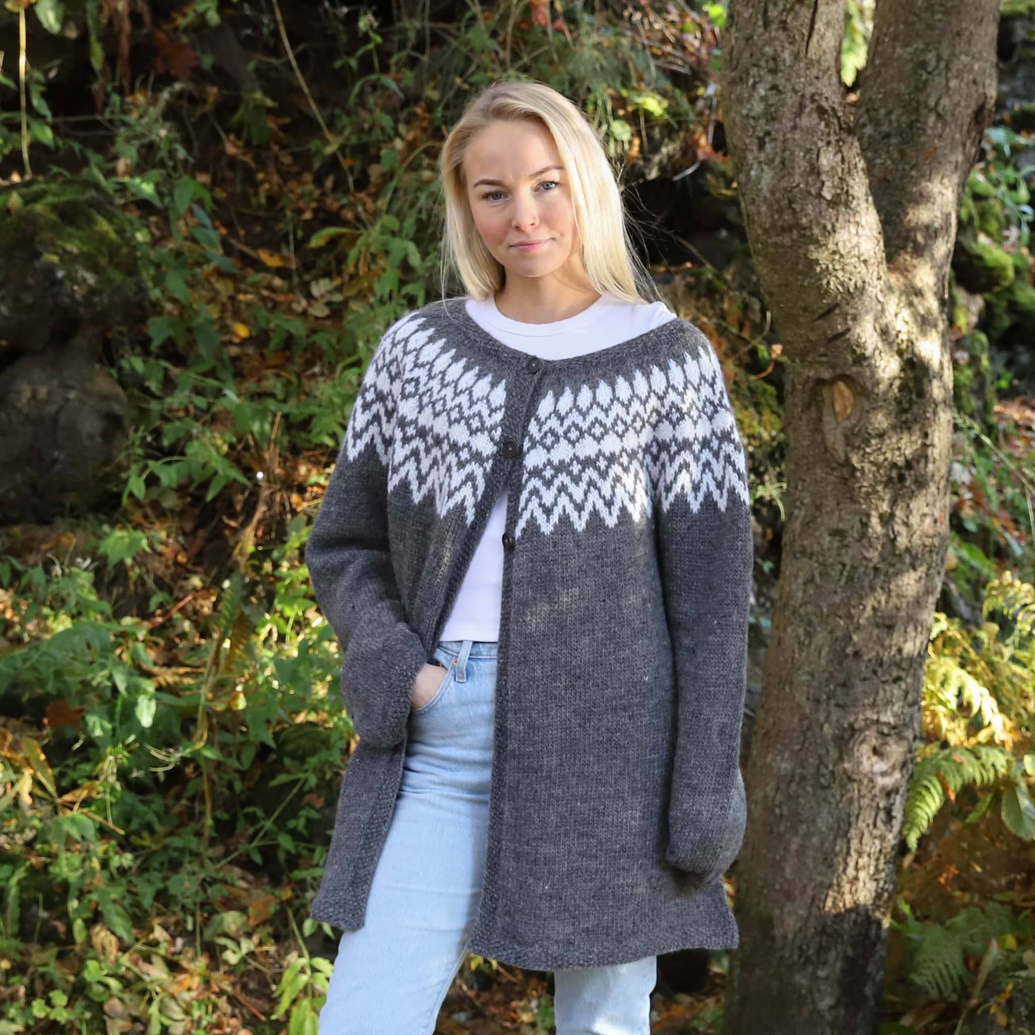 Kría long open sweater knitting pattern