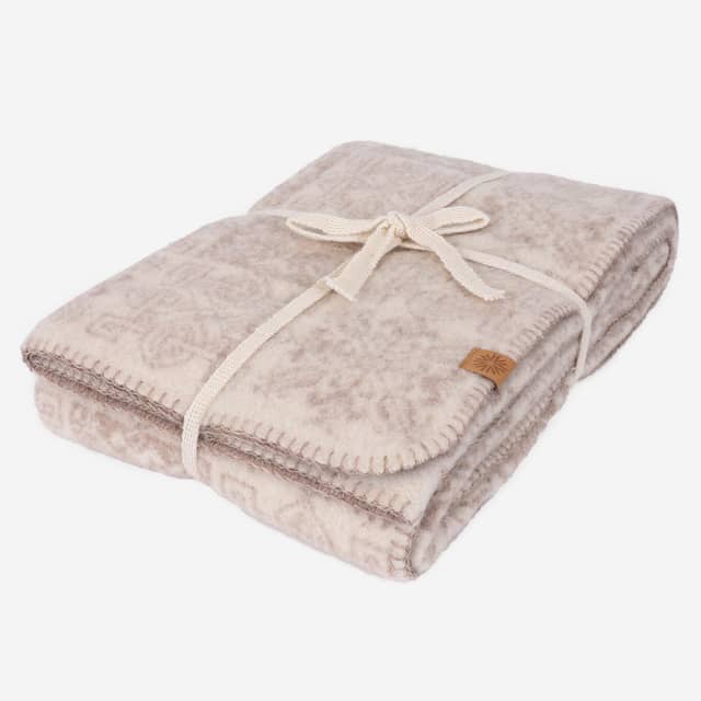 Reithólar Scandinavian design wool blanket