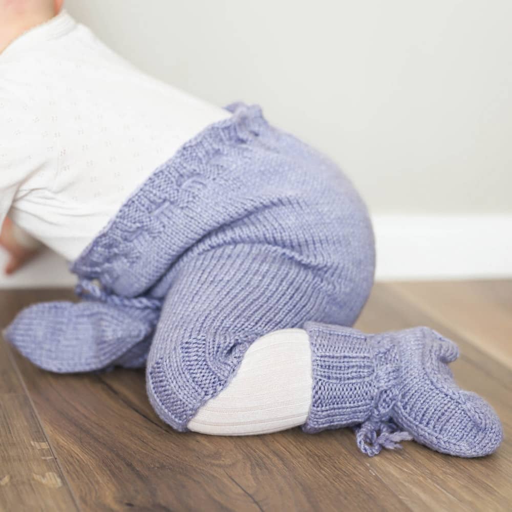 Polli newborn pants and sox knitting pattern