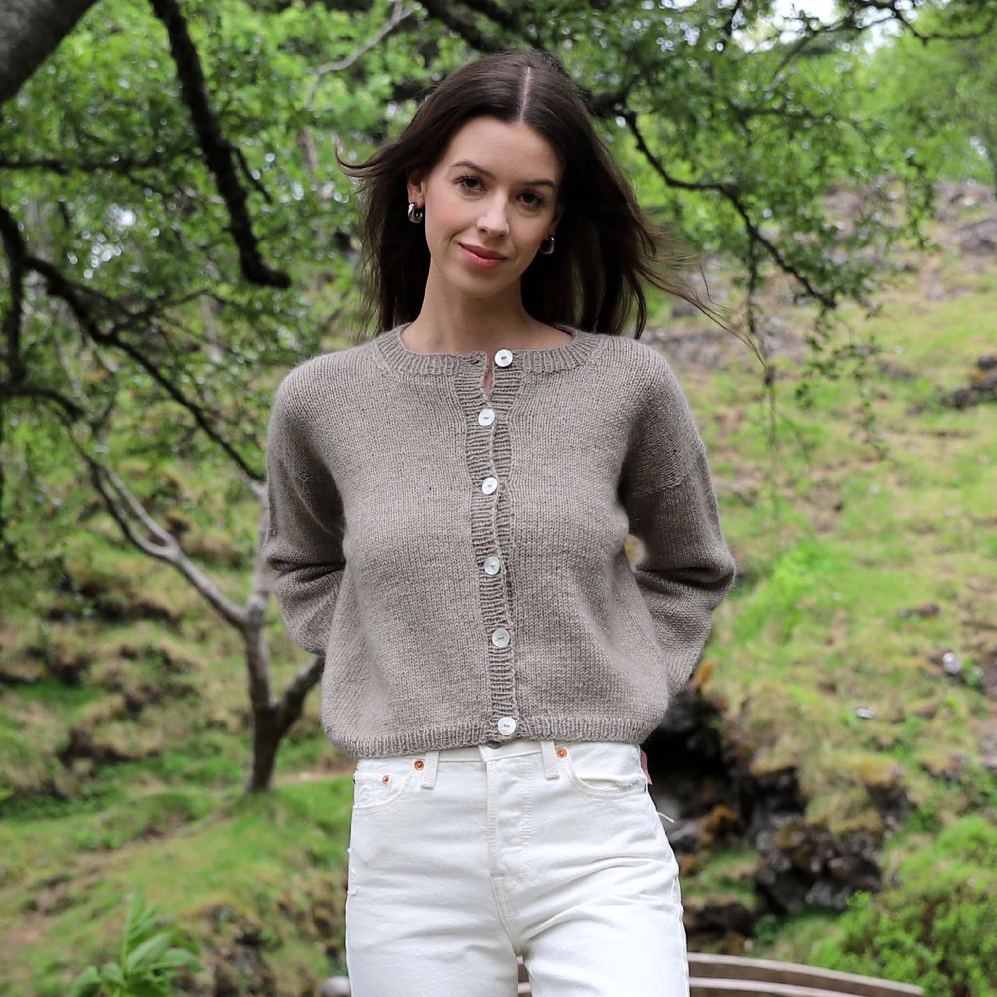 Tína open adult sweater knitting pattern