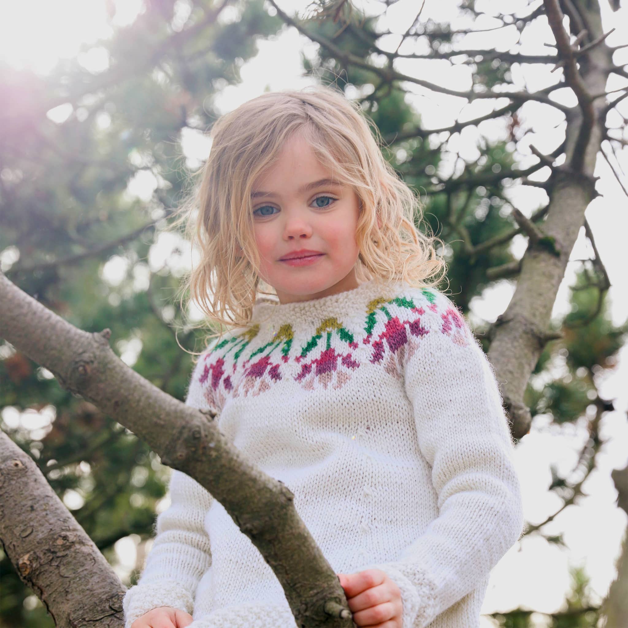 Blómarós flower pattern sweater knitting pattern