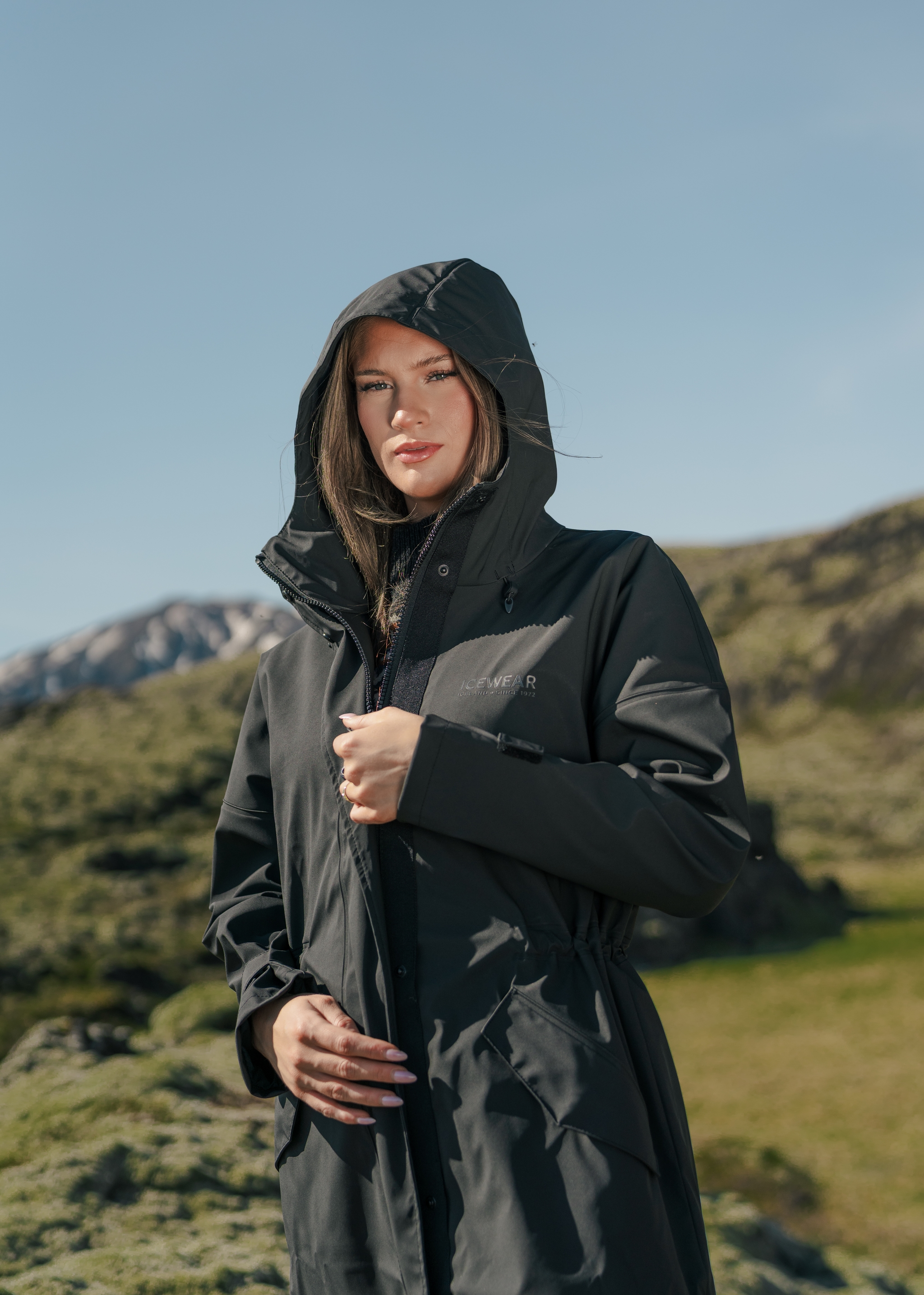 summer-outdoor-iceland-wool-woman00051.jpeg