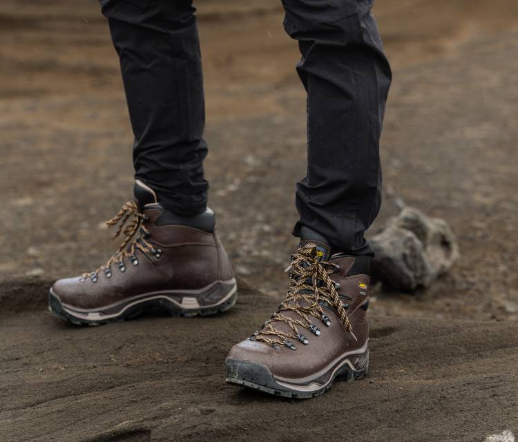 Shoes & hiking boots